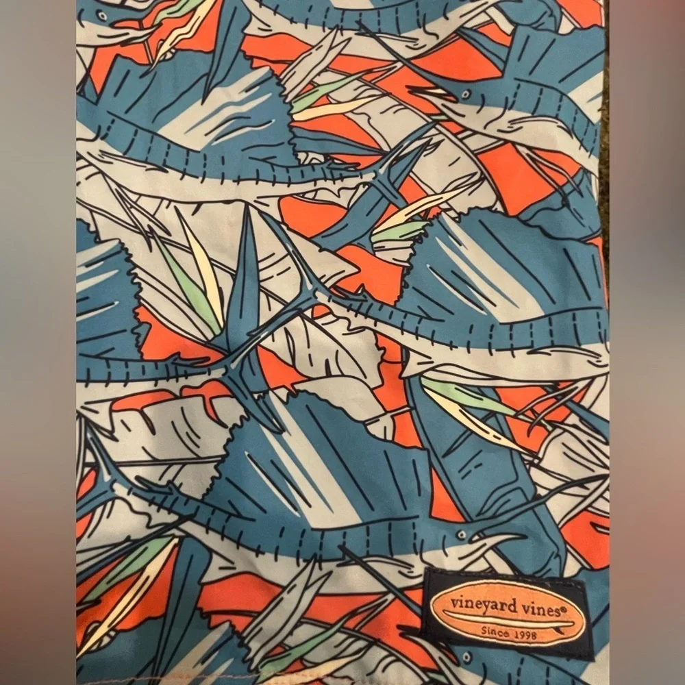 🩵🧡Vineyard Vines Blue and Orange Leaf Print Swim Board Shorts. Size 32. Like new